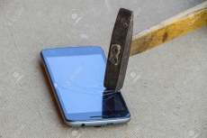 Reviewers could not destroy Samsung's foldable phone