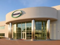 Super Micro boosts forecast despite earnings wobble